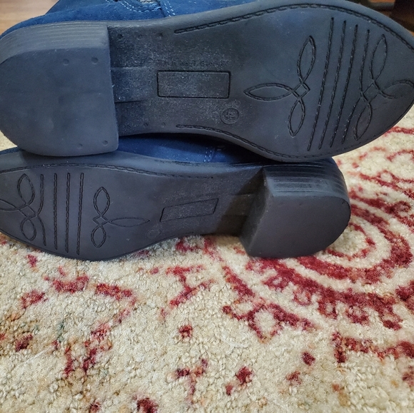 Girls Cat and Jack Suede Boots - Picture 5 of 7